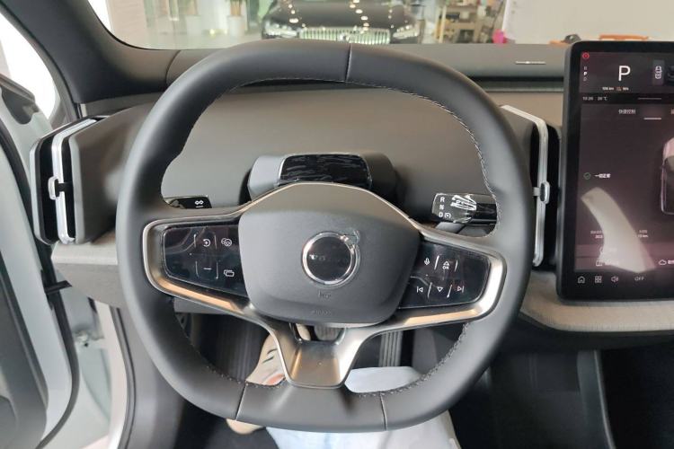 Used Volvo EX30 2025 Rear-Drive Long-Range Plus Model Steering Wheel