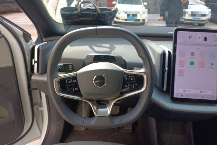 Used Volvo EX30 2025 Rear-Drive Long-Range Plus Model Steering Wheel