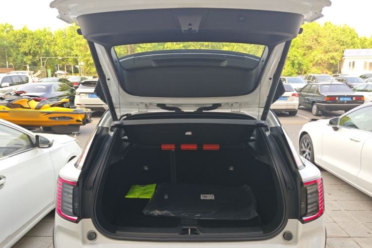 Used Volvo EX30 2025 Rear-Drive Long-Range Version Ultra Trunk
