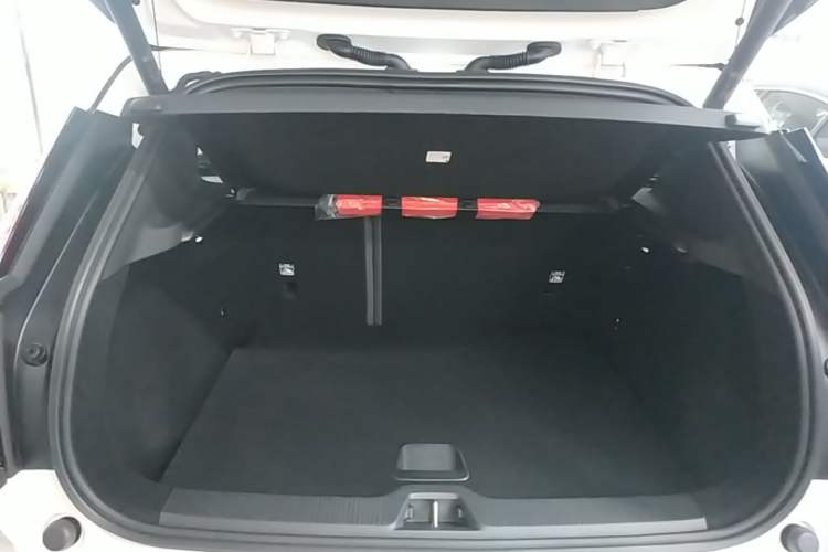 Used Volvo EX30 2025 Rear-Drive Long-Range Version Ultra Trunk