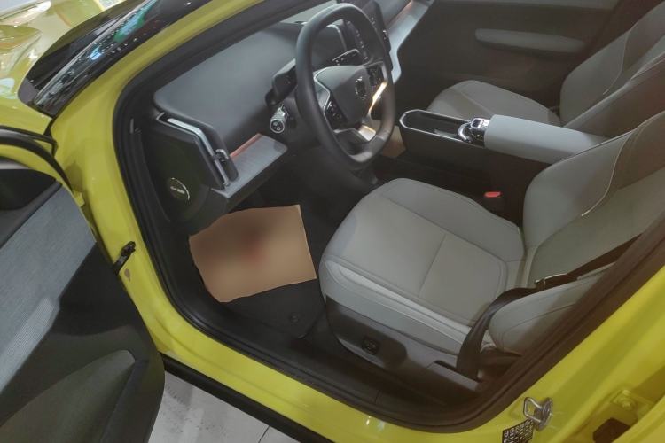 Used Volvo EX30 2025 Rear-Drive Long-Range Version Ultra Driver Seat