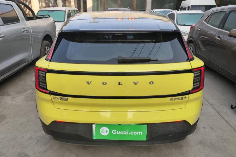 Used Volvo EX30 2025 Rear-Drive Long-Range Version Ultra Exterior 4