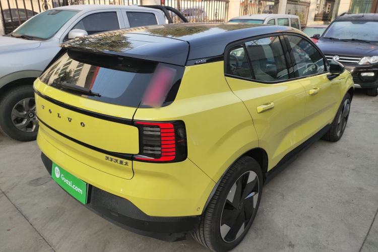 Used Volvo EX30 2025 Rear-Drive Long-Range Version Ultra Exterior 5