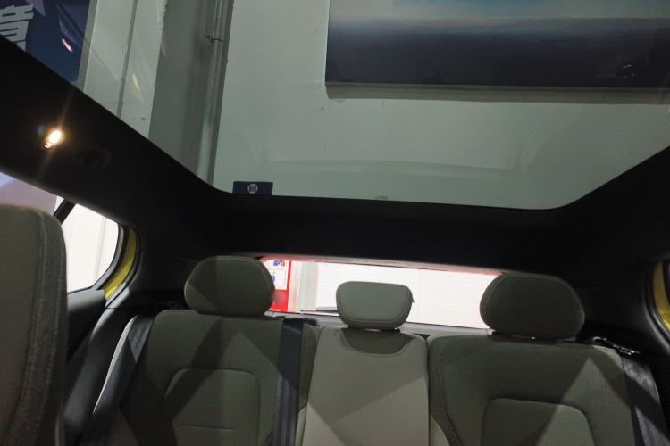 Used Volvo EX30 2025 Rear-Drive Long-Range Version Ultra Headliner