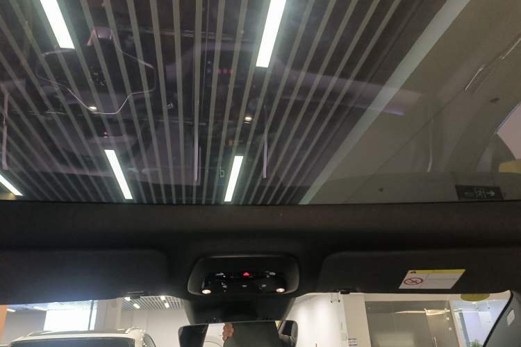 Used Volvo EX30 2025 Rear-Drive Long-Range Version Ultra Headliner