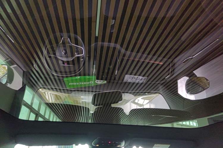 Used Volvo EX30 2025 Rear-Drive Long-Range Version Ultra Headliner