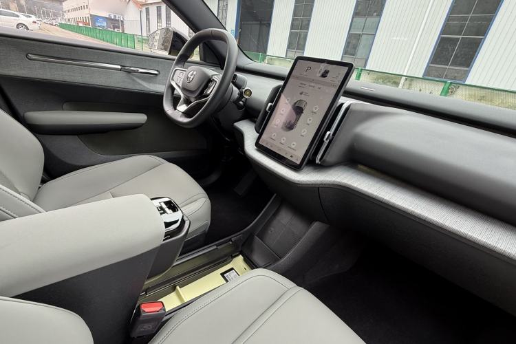 Used Volvo EX30 2025 Rear-Drive Long-Range Version Ultra Interior 2