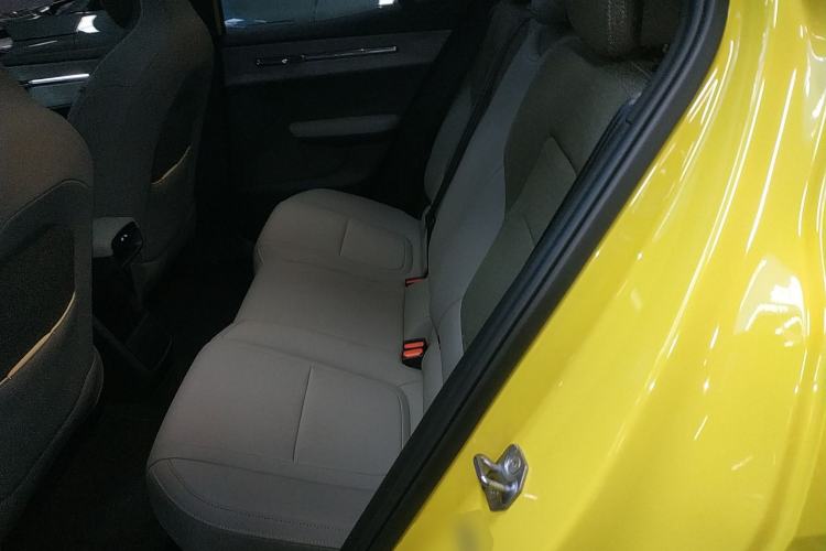 Used Volvo EX30 2025 Rear-Drive Long-Range Version Ultra Interior 4