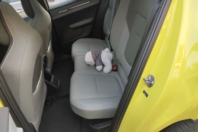 Used Volvo EX30 2025 Rear-Drive Long-Range Version Ultra Interior 4