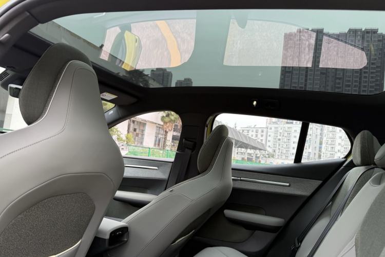 Used Volvo EX30 2025 Rear-Drive Long-Range Version Ultra Interior 5