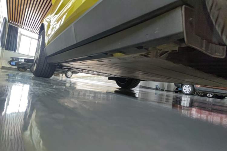 Used Volvo EX30 2025 Rear-Drive Long-Range Version Ultra Left Side Sill
