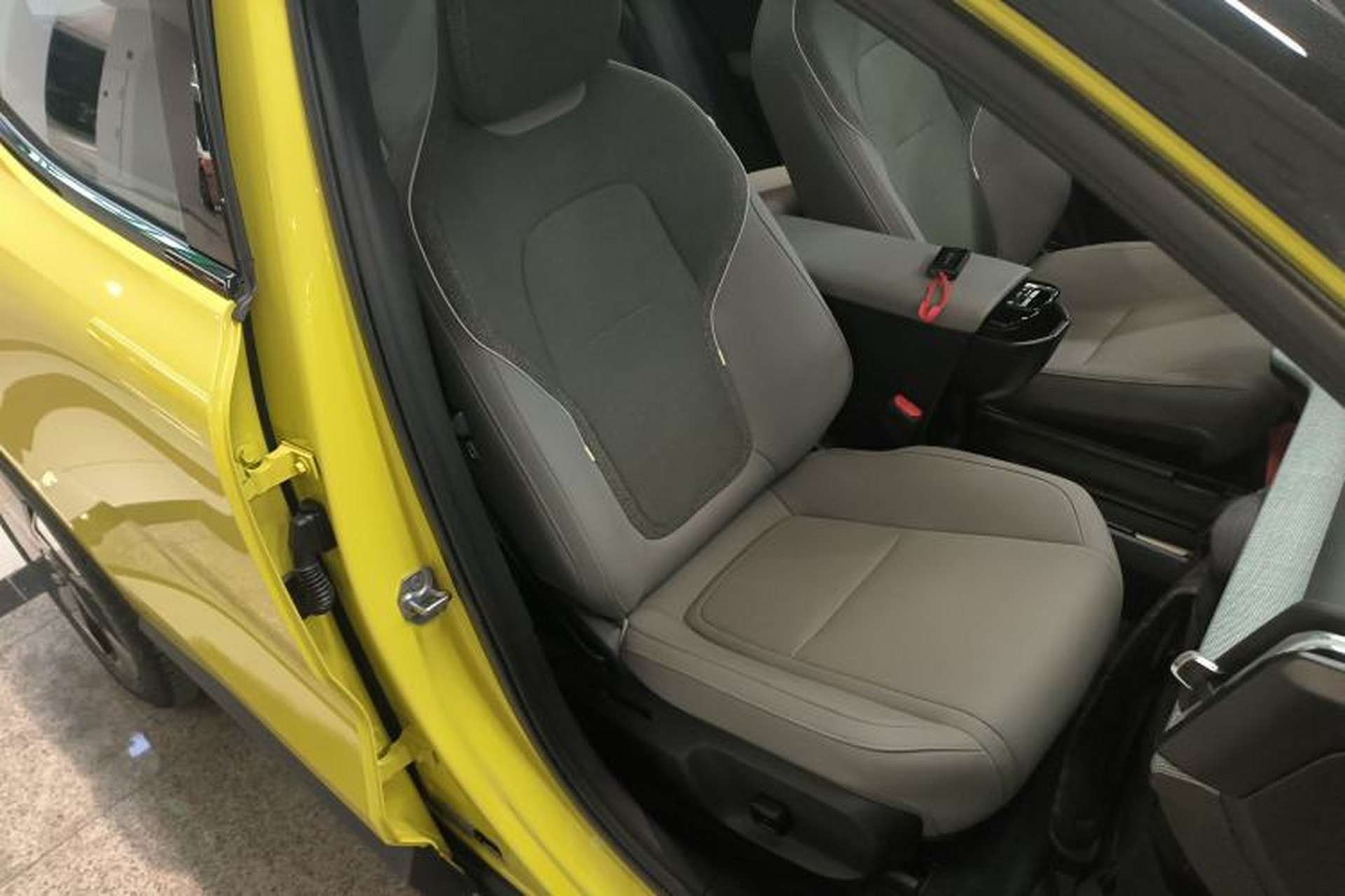 Used Volvo EX30 2025 Rear-Drive Long-Range Version Ultra Right Front Seat