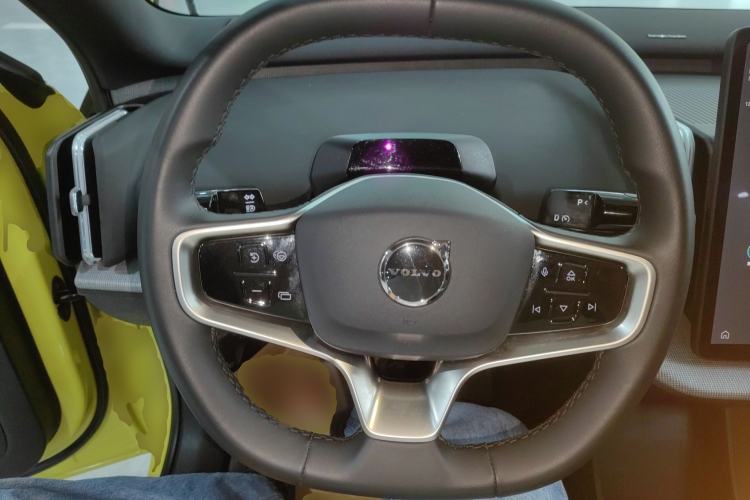 Used Volvo EX30 2025 Rear-Drive Long-Range Version Ultra Steering Wheel