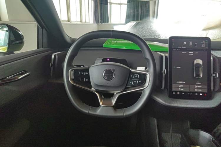 Used Volvo EX30 2025 Rear-Drive Long-Range Version Ultra Steering Wheel