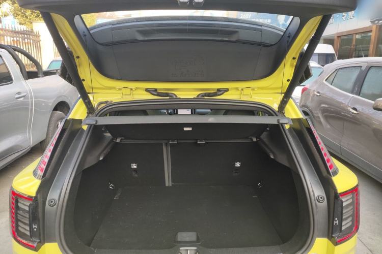 Used Volvo EX30 2025 Rear-Drive Long-Range Version Ultra Trunk