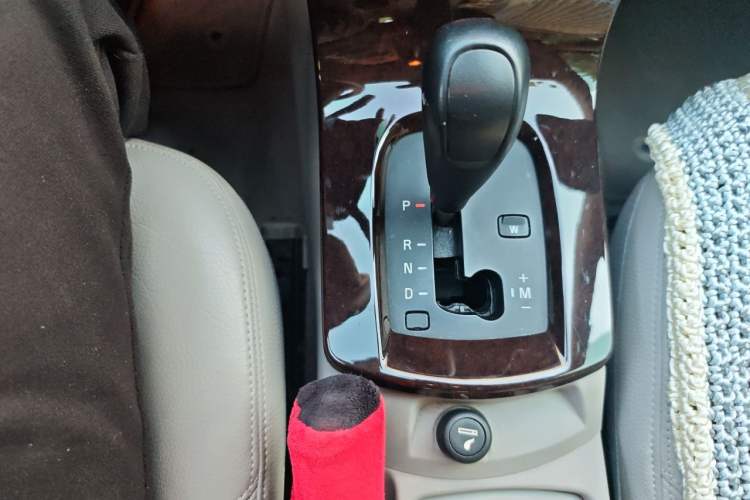Used Volvo S40 2006 2.4i Gear Lever
