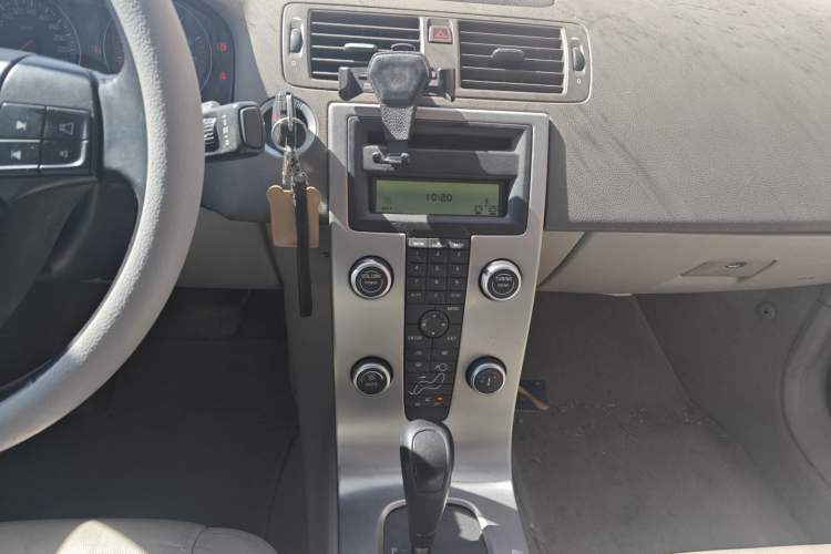 Used Volvo S40 2006 2.4i Audio And AC Panel