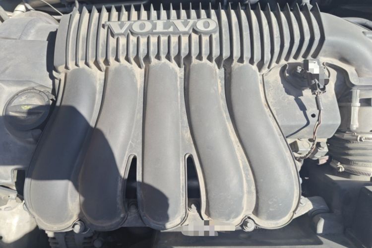 Used Volvo S40 2006 2.4i Engine Bay