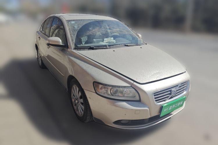 Used Volvo S40 2006 2.4i Front Right 45 Deg