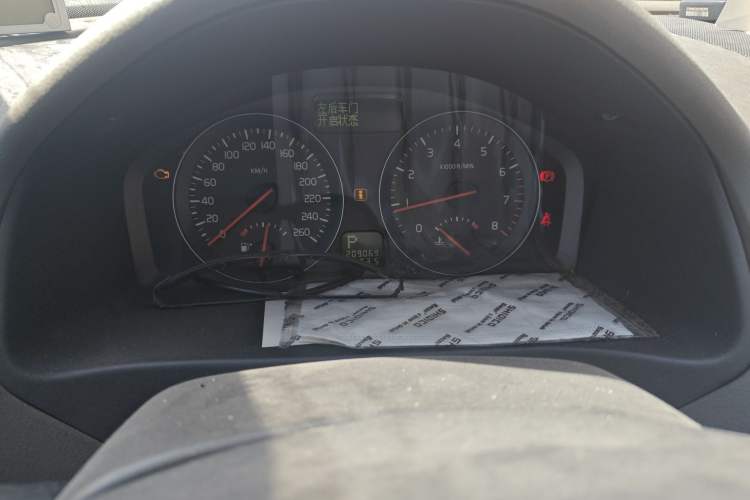 Used Volvo S40 2006 2.4i Instrument Cluster
