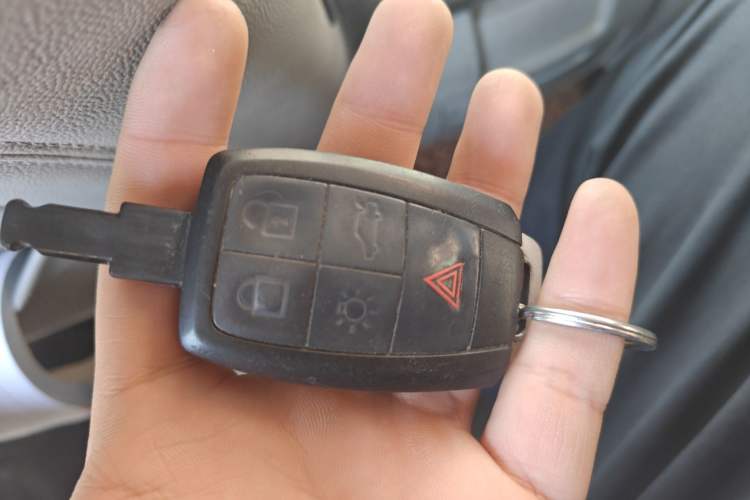 Used Volvo S40 2006 2.4i Vehicle Key