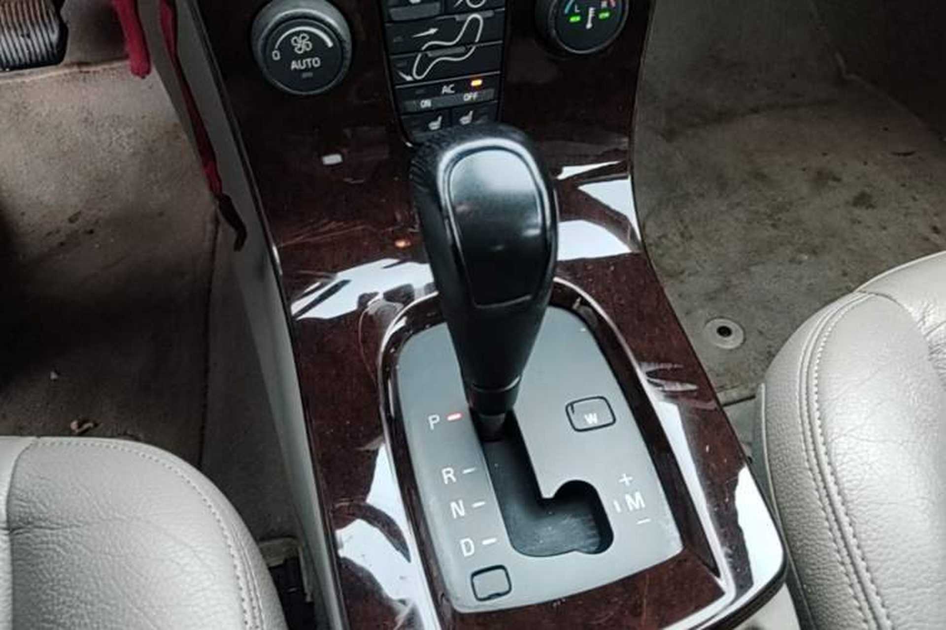 Used Volvo S40 2006 2.4i Gear Lever