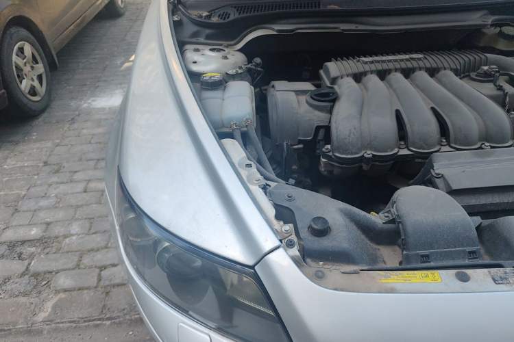 Used Volvo S40 2007 2.4i ZhiShang Edition Engine Bay Right
