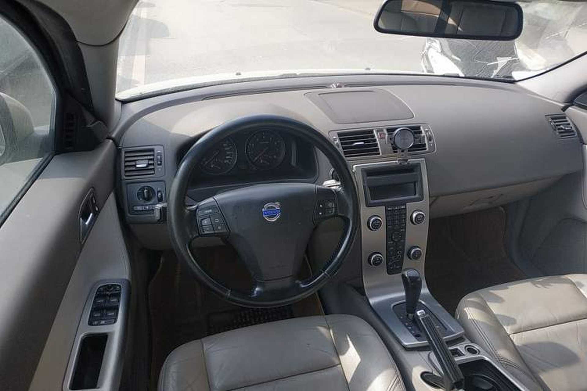 Used Volvo S40 2009 2.0L Automatic Zhiya Edition Center Console