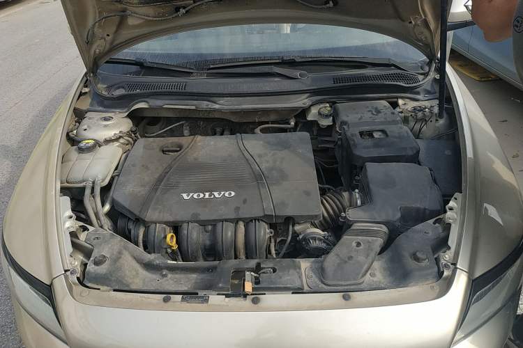 Used Volvo S40 2009 2.0L Automatic Zhiya Edition Engine Bay