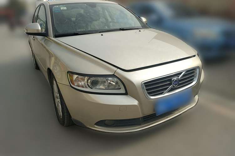 Used Volvo S40 2009 2.0L Automatic Zhiya Edition Front Right 45 Deg