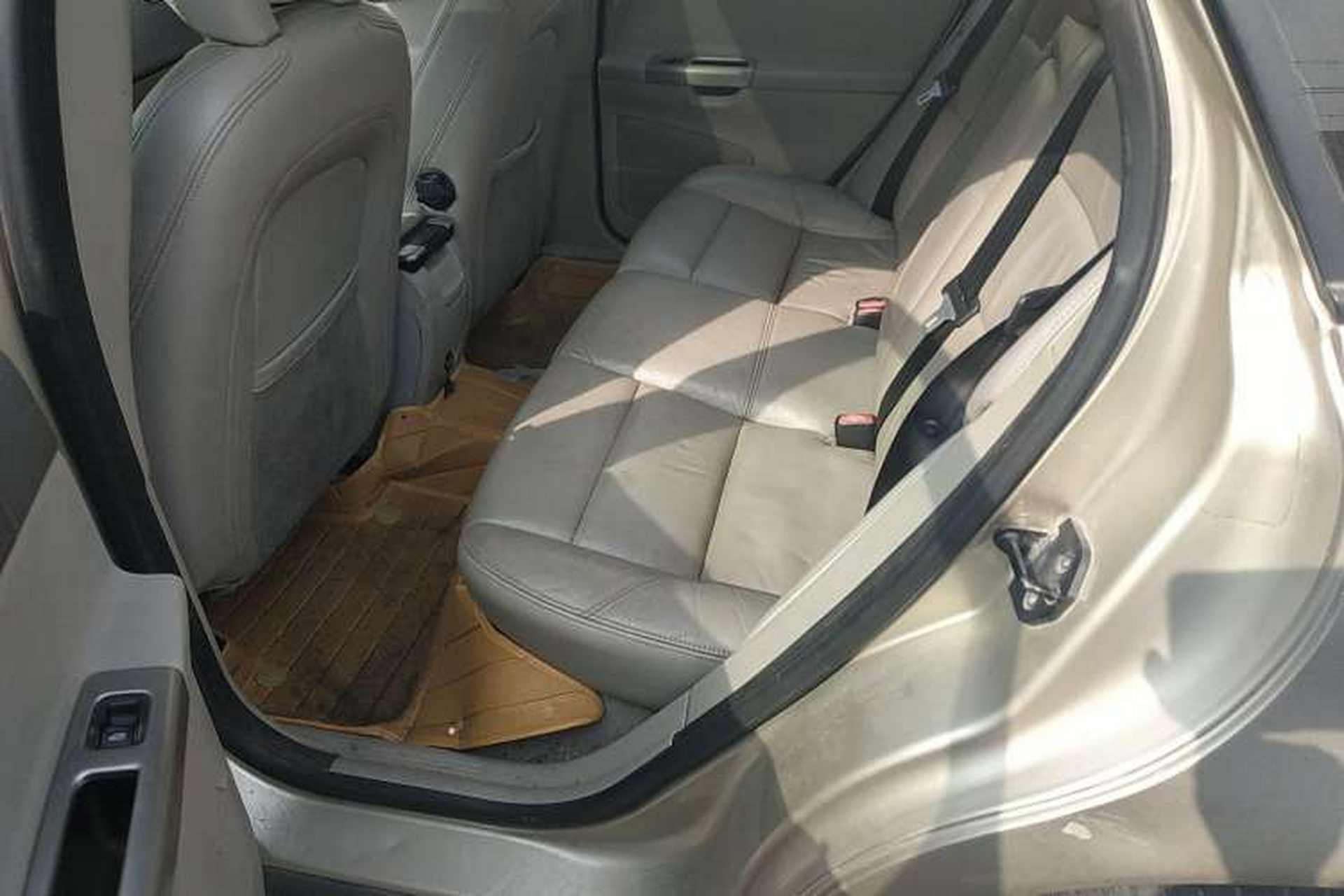 Used Volvo S40 2009 2.0L Automatic Zhiya Edition Left Rear Seat