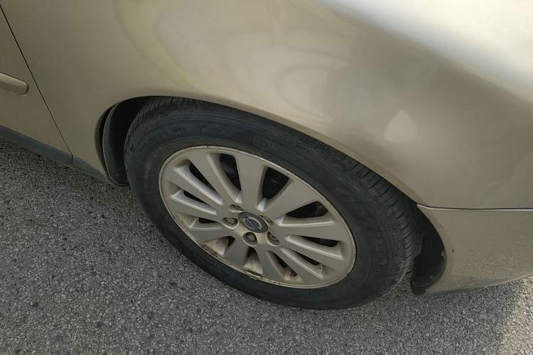 Used Volvo S40 2009 2.0L Automatic Zhiya Edition Right Front Wheel Hub