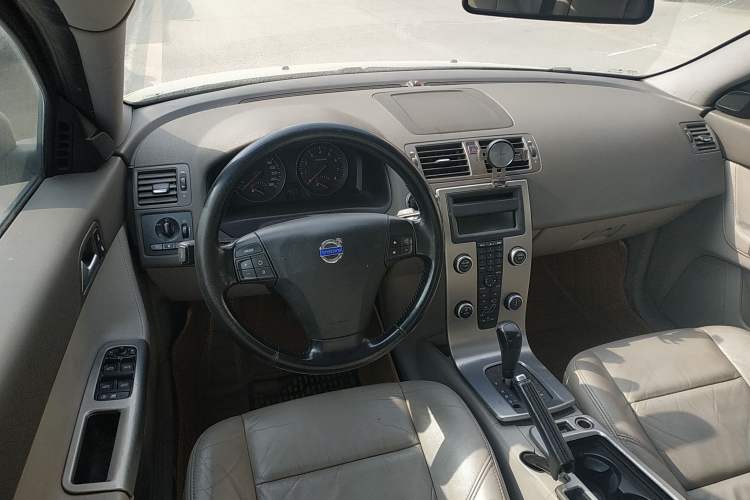 Used Volvo S40 2009 2.0L Automatic Zhiya Edition Steering Wheel