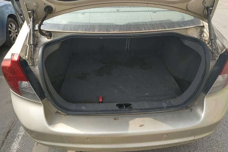 Used Volvo S40 2009 2.0L Automatic Zhiya Edition Trunk