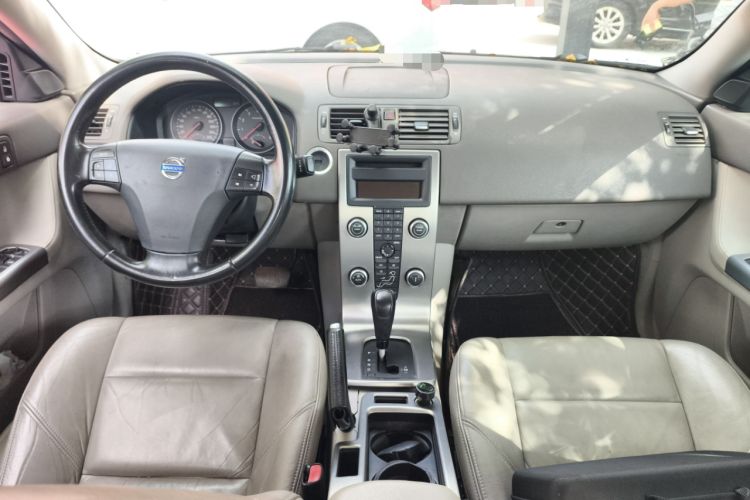 Used Volvo S40 2009 2.0L Automatic Zhiya Edition Center Console