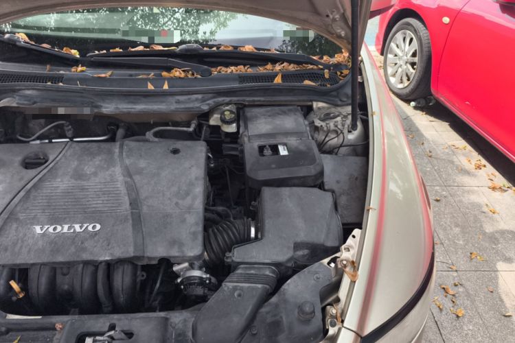 Used Volvo S40 2009 2.0L Automatic Zhiya Edition Engine Bay Left