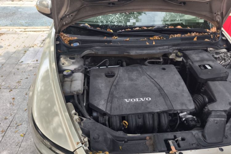 Used Volvo S40 2009 2.0L Automatic Zhiya Edition Engine Bay Right