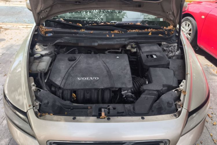 Used Volvo S40 2009 2.0L Automatic Zhiya Edition Engine Bay