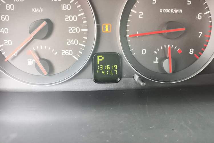 Used Volvo S40 2009 2.0L Automatic Zhiya Edition Odometer Close Up