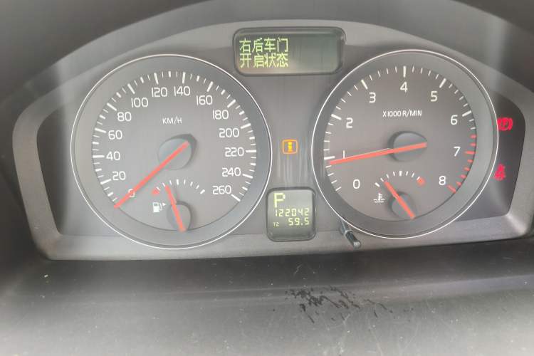 Used Volvo S40 2009 2.0L Automatic ZhiShang Edition Instrument Cluster