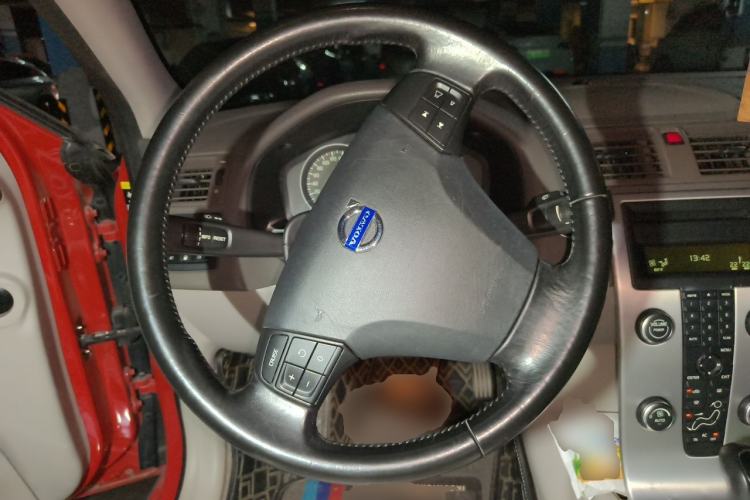 Used Volvo S40 2009 2.0L Automatic ZhiShang Edition Steering Wheel