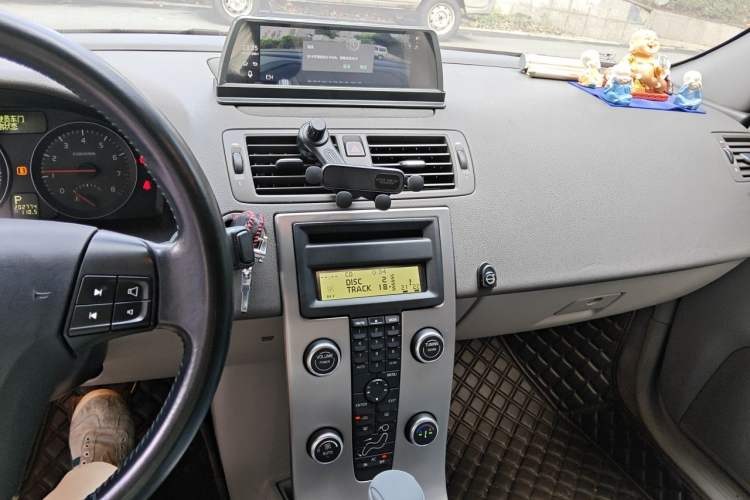 Used Volvo S40 2009 2.0L Automatic Zhiya Edition Audio And AC Panel