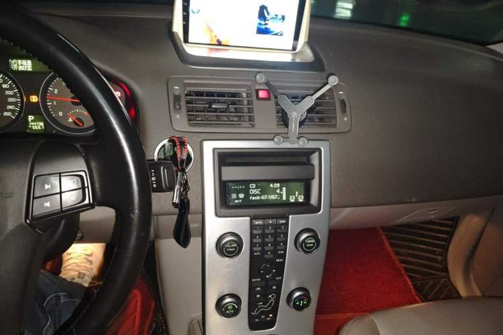 Used Volvo S40 2009 2.0L Automatic Zhiya Edition Audio And AC Panel