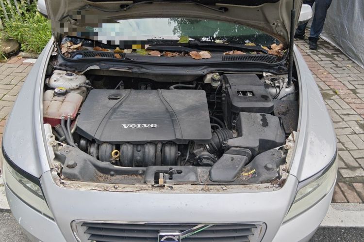 Used Volvo S40 2009 2.0L Automatic Zhiya Edition Engine Bay