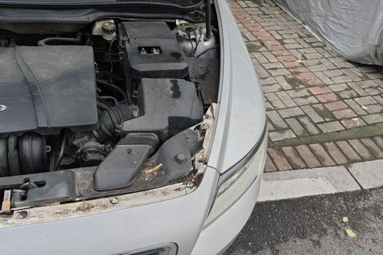 Used Volvo S40 2009 2.0L Automatic Zhiya Edition Engine Bay Left