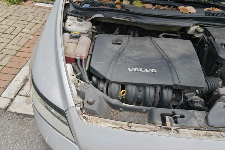 Used Volvo S40 2009 2.0L Automatic Zhiya Edition Engine Bay Right