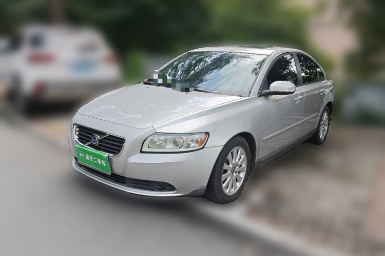 Used Volvo S40 2009 2.0L Automatic Zhiya Edition Guazi used car, China used car export, Used car for sale, Used cars, Cheapest cars for sale
