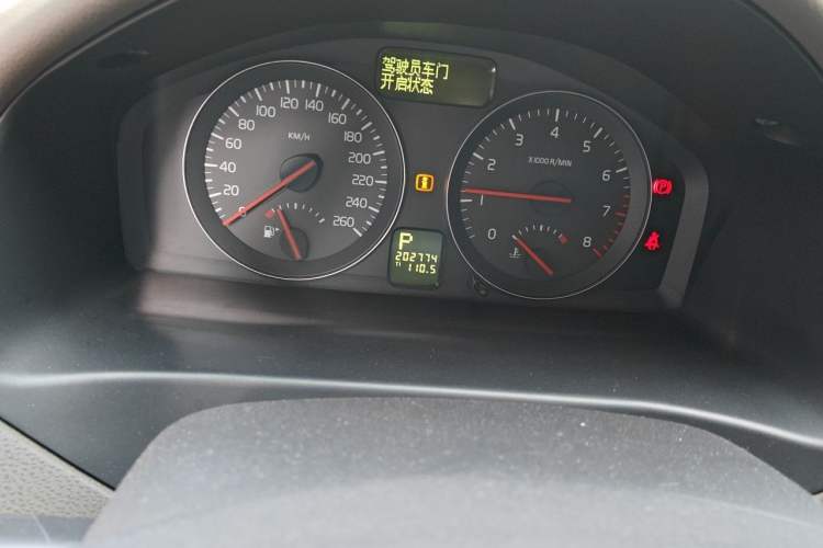 Used Volvo S40 2009 2.0L Automatic Zhiya Edition Odometer Close Up
