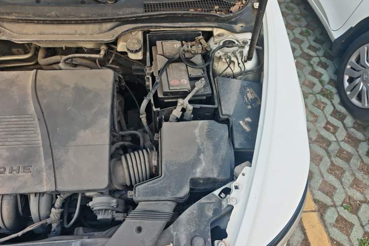 Used Volvo S40 2009 2.0L Automatic ZhiShang Edition Engine Bay Left