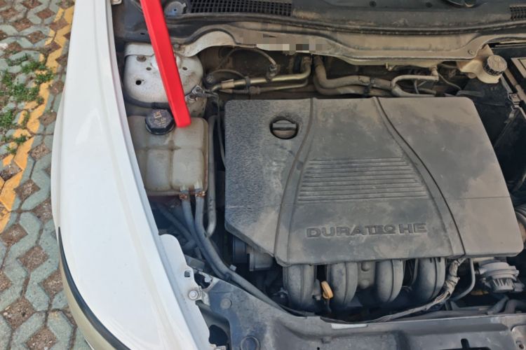 Used Volvo S40 2009 2.0L Automatic ZhiShang Edition Engine Bay Right